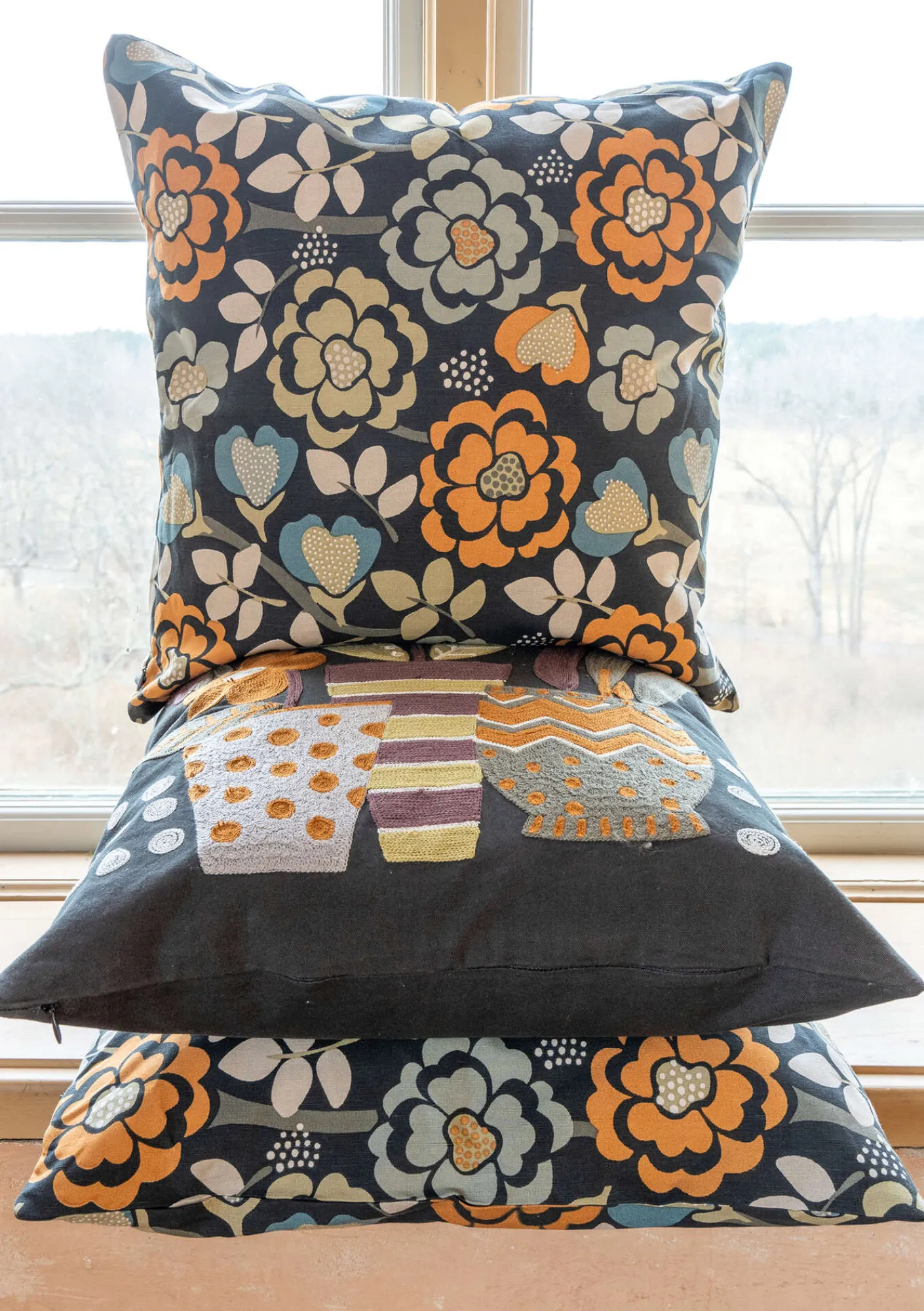 Gudrun Sjödén Kissen|Schlafzimmer Deko>Bedruckte Kissenhülle „Wild rose“ aus Leinen/Bio-Baumwolle Dunkelaschgrau