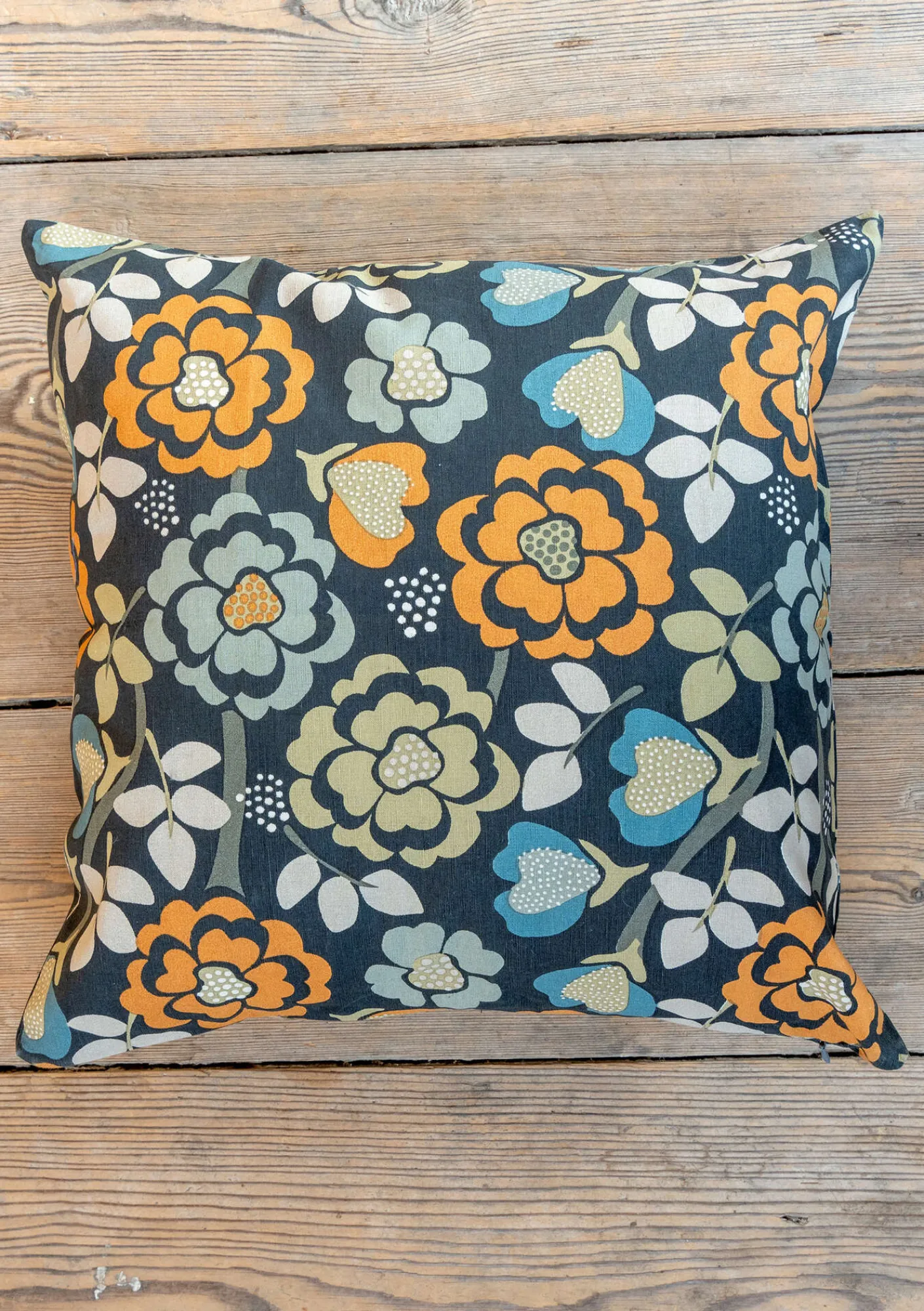 Gudrun Sjödén Kissen|Schlafzimmer Deko>Bedruckte Kissenhülle „Wild rose“ aus Leinen/Bio-Baumwolle Dunkelaschgrau