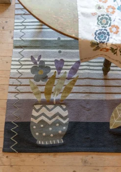 Gudrun Sjödén Teppiche|Heimtextilien>Bestickter Teppich „Flower bed“ aus Bio-Baumwolle Aschgrau