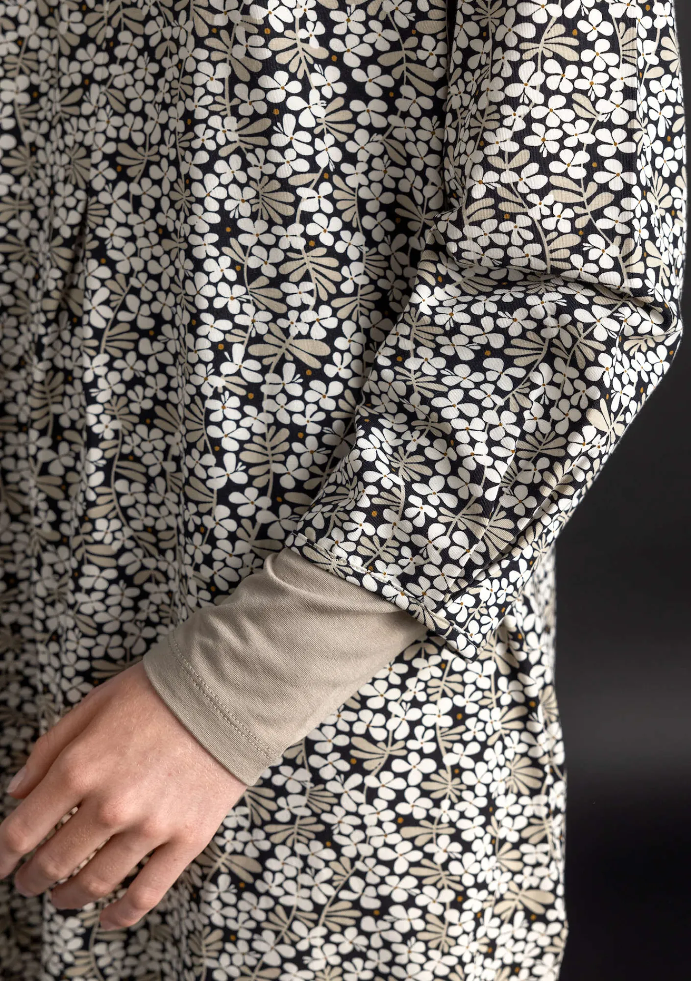 Gudrun Sjödén Kleider>Jerseykleid „Ylva“ aus Bio-Baumwolle/Elasthan Schwarz-gemustert