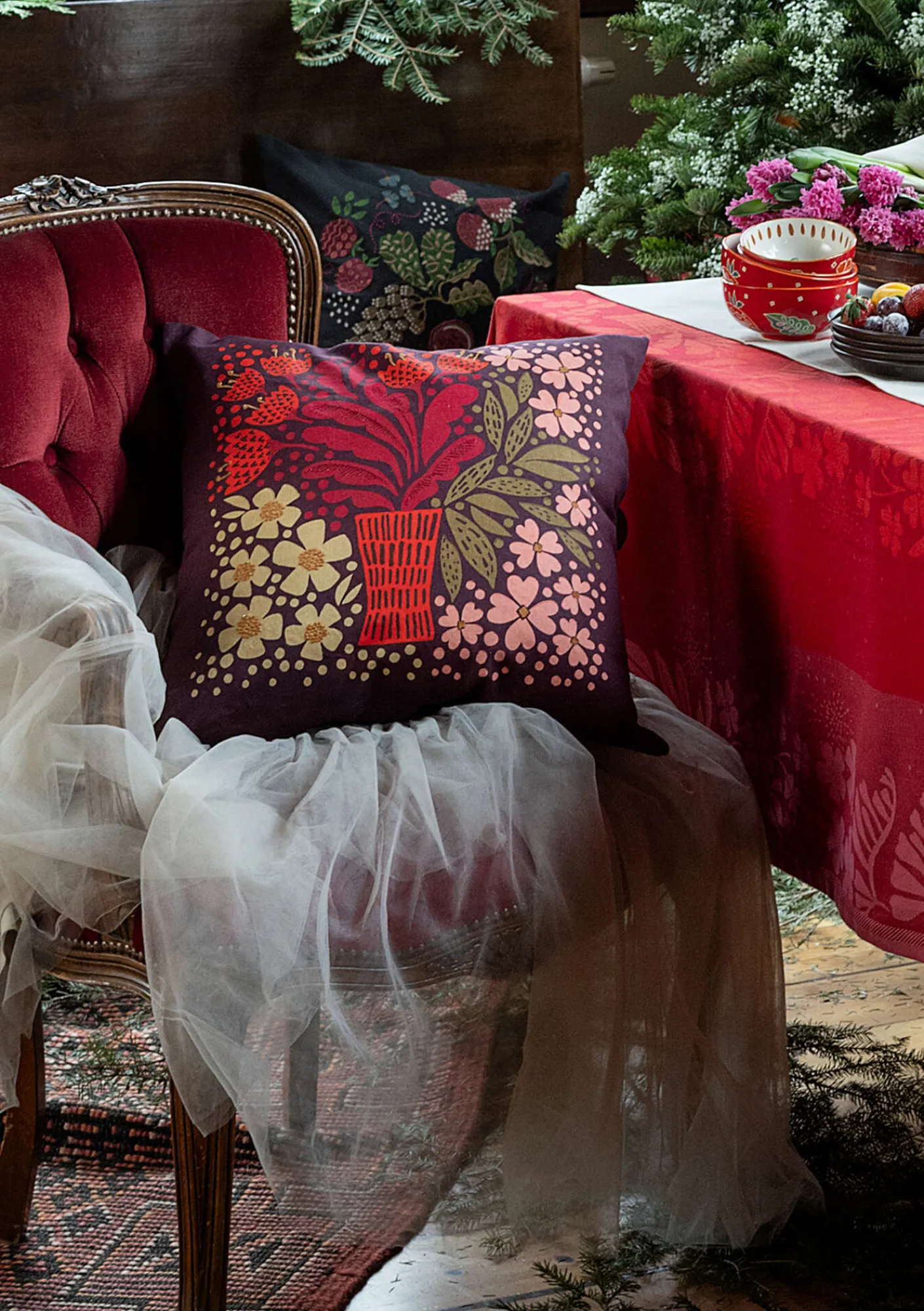 Gudrun Sjödén Kissen|Schlafzimmer Deko>Kissenhülle „Gnistra“ aus Bio-Baumwolle Aubergine