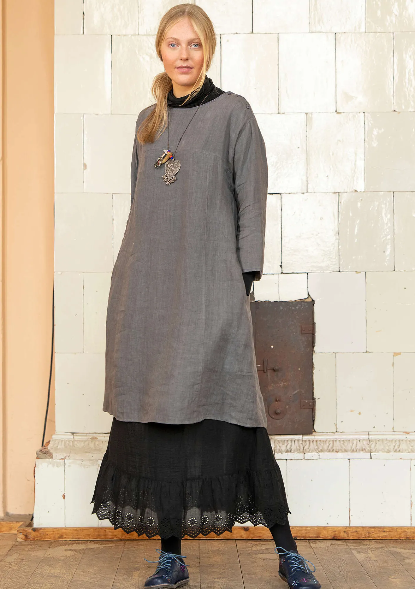 Gudrun Sjödén Kleider>Kleid aus Leinengewebe Grafit