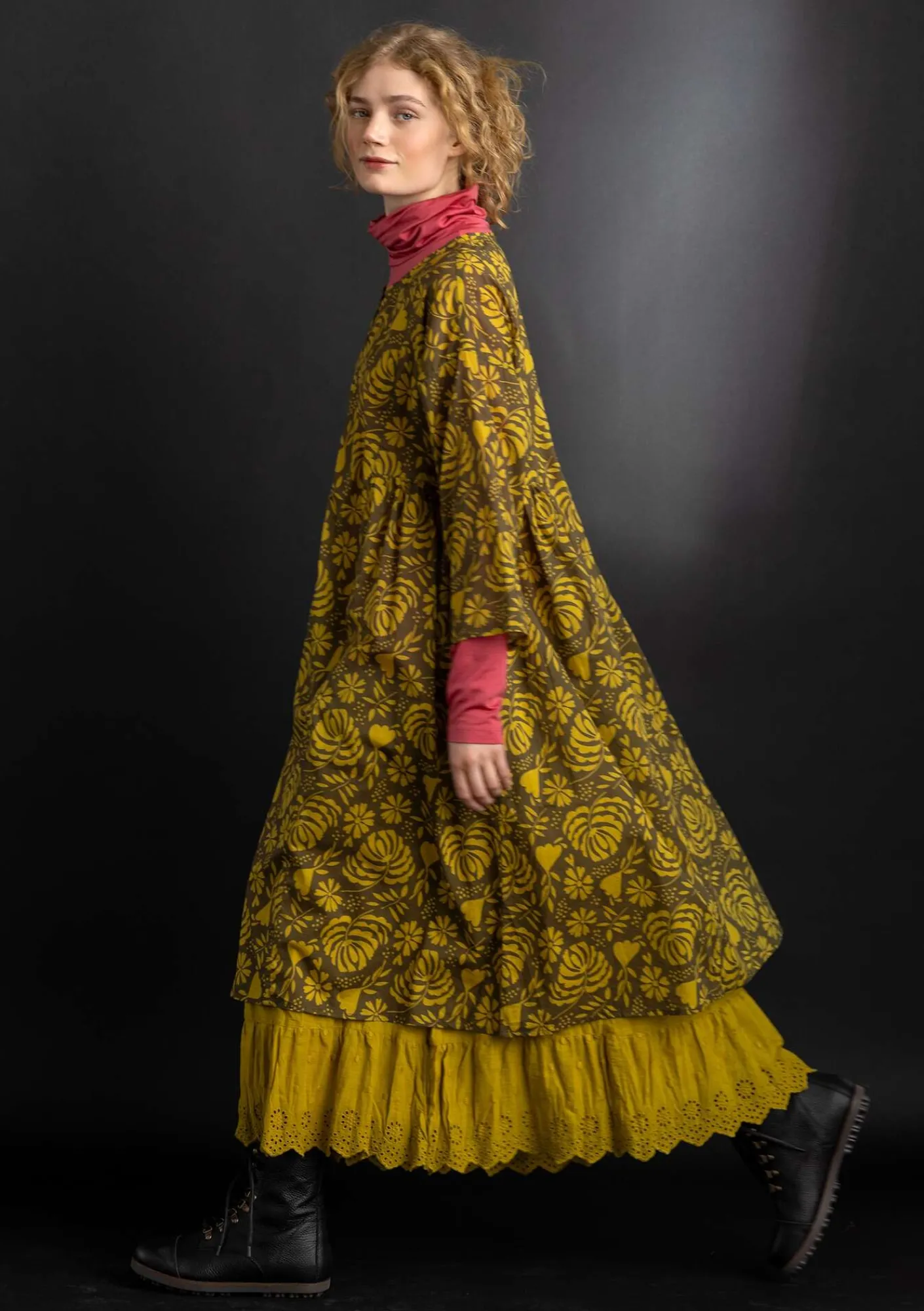 Gudrun Sjödén Kleider>Kleid „Hedda“ aus Bio-Baumwollgewebe Dunkelolive-gemustert