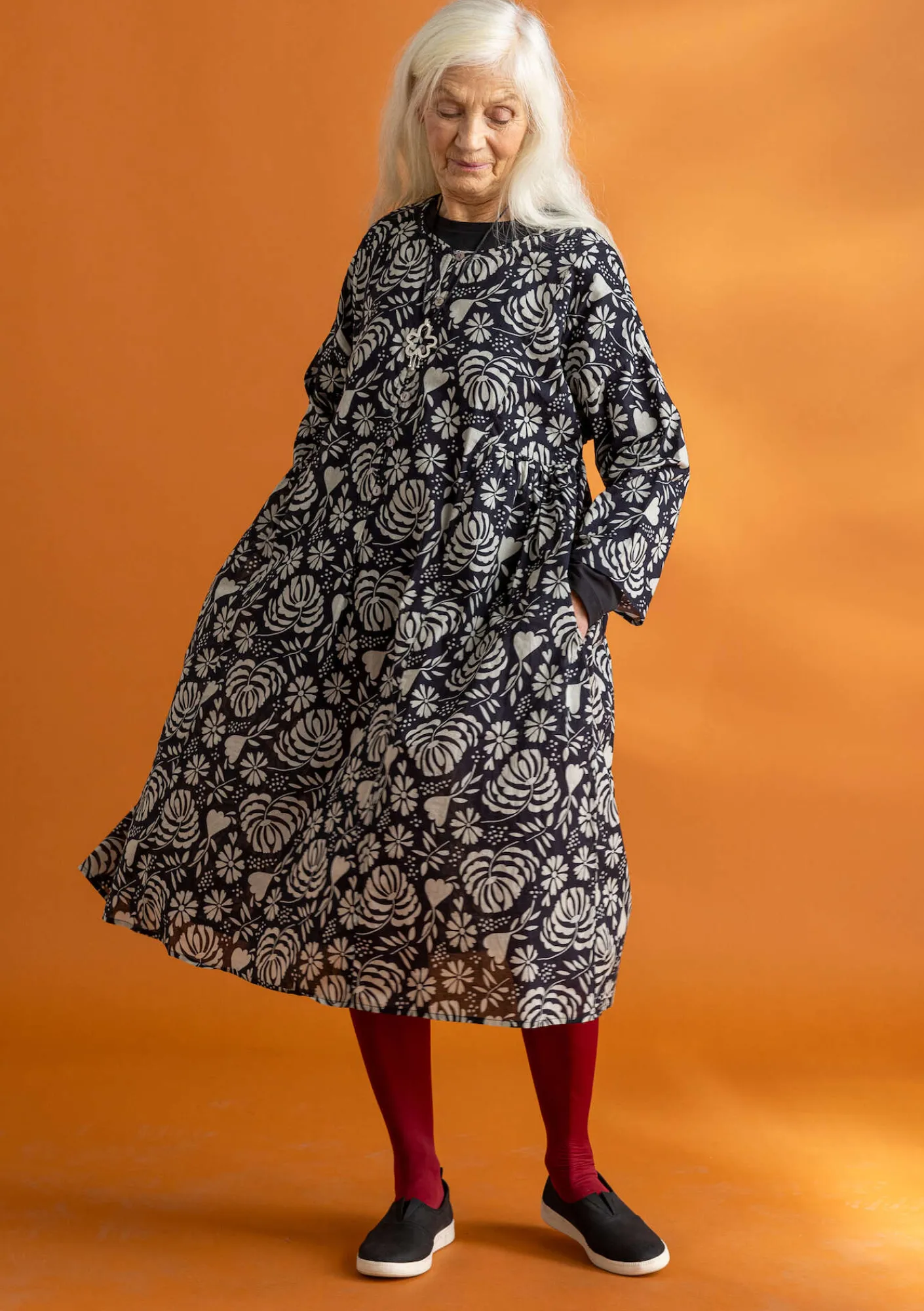 Gudrun Sjödén Kleider>Kleid „Hedda“ aus Bio-Baumwollgewebe Schwarz-gemustert