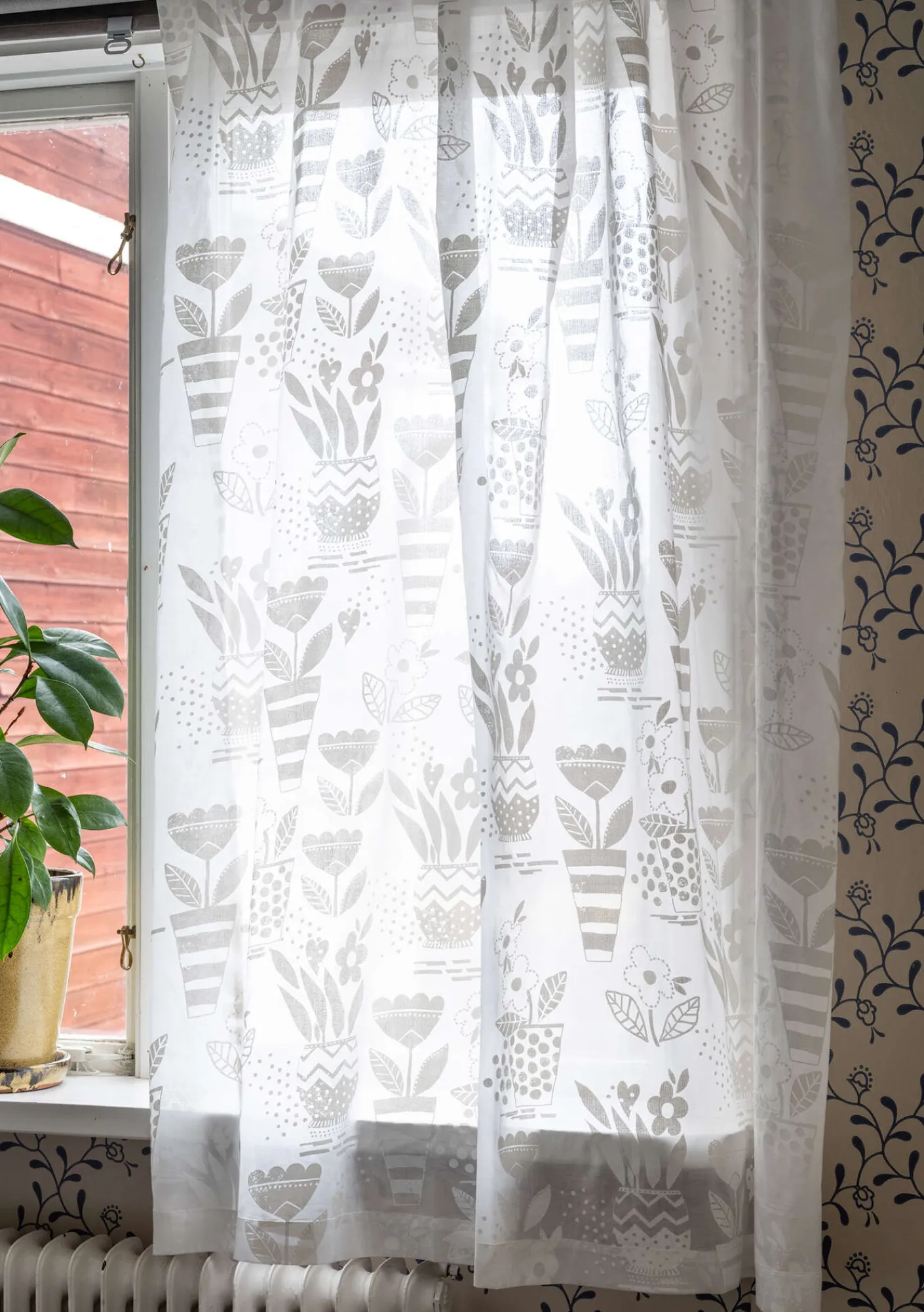 Gudrun Sjödén Gardinen|Heimtextilien>Kurze Gardine „Flower pots“ aus Bio-Baumwolle Halbgebleicht