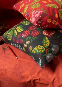 Gudrun Sjödén Stoffe|Heimtextilien>Meterware „Fruits“ aus Bio-Baumwolle Dunkelaschgrau