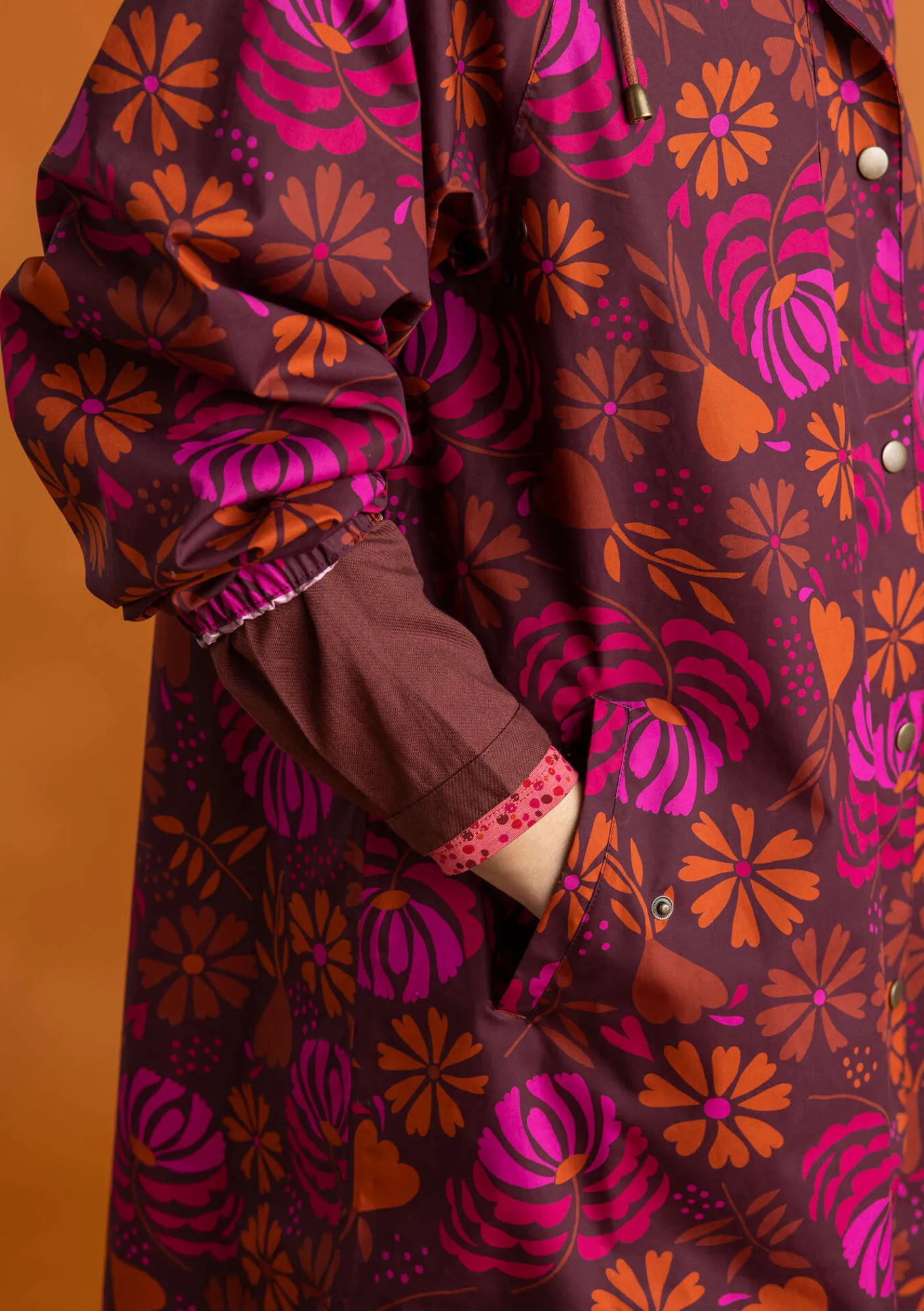 Gudrun Sjödén Jacken & Mäntel>Regenjacke „Hedda“ aus Bio-Baumwollgewebe Aubergine-gemustert