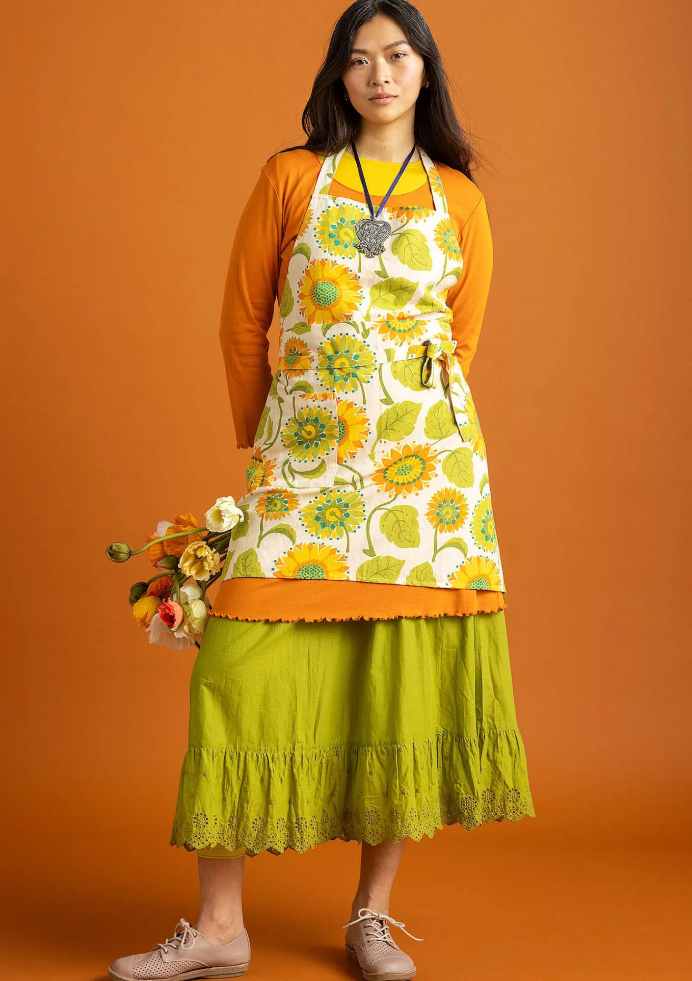 Gudrun Sjödén Küche & Esszimmer|Heimtextilien>Schürze „Sunflower“ aus Bio-Baumwolle/Leinen Hellsand