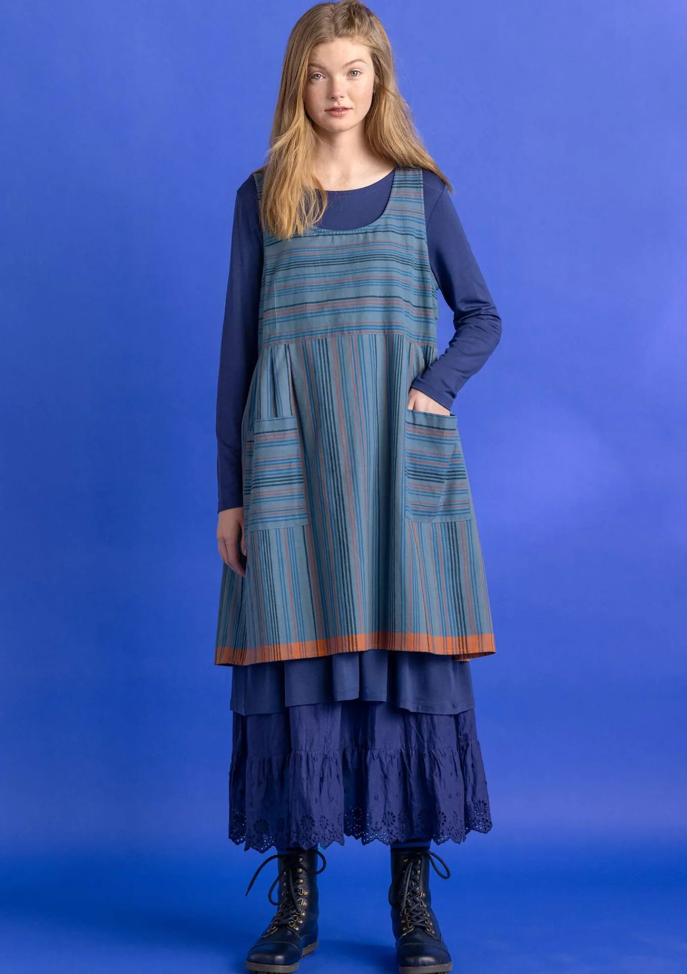 Gudrun Sjödén Kleider>Schürzenkleid „Ava“ aus Bio-Baumwollgewebe Leinenblau