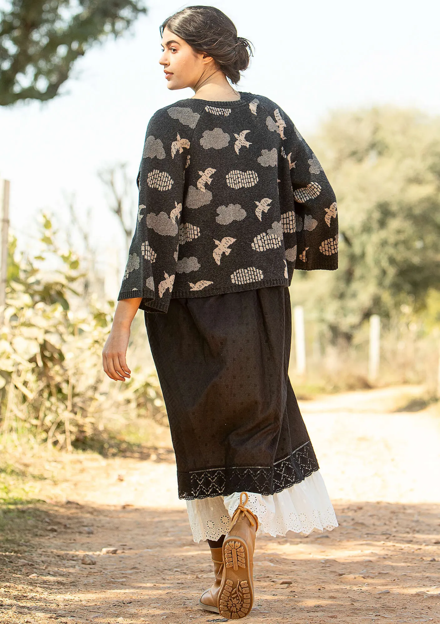 Gudrun Sjödén Strickjacken>Strickjacke „Flyttfågel“ aus Recycling-Wollmischung/Recycling-Baumwolle Dunkelaschgrau-melange