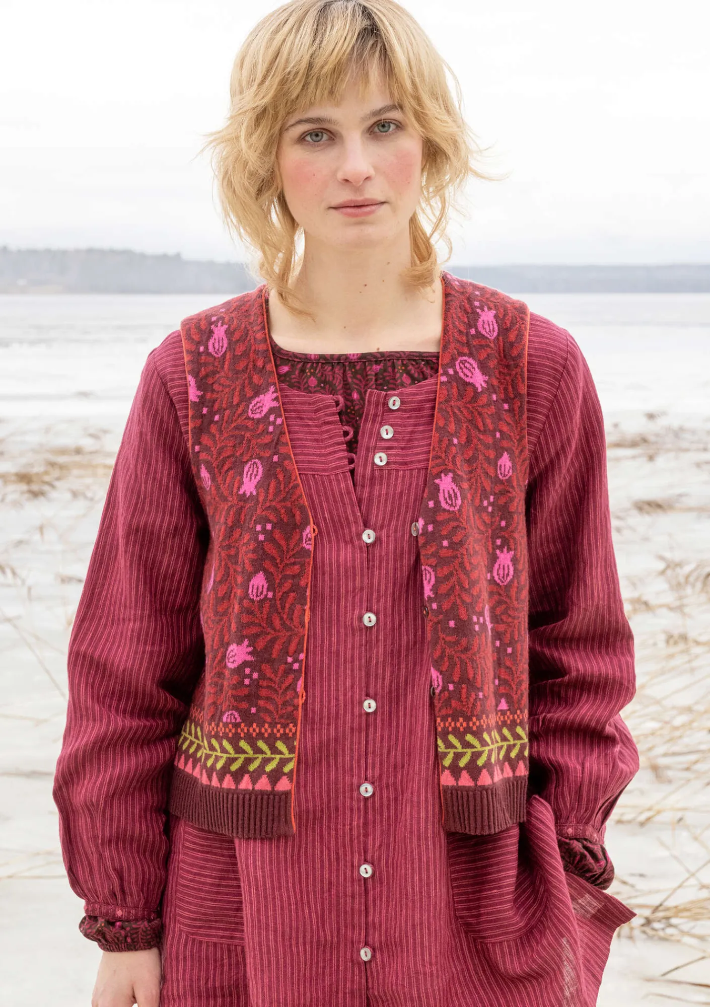 Gudrun Sjödén Westen>Strickweste „Aurora“ aus Bio- und Recycling-Baumwolle/Wolle Aubergine