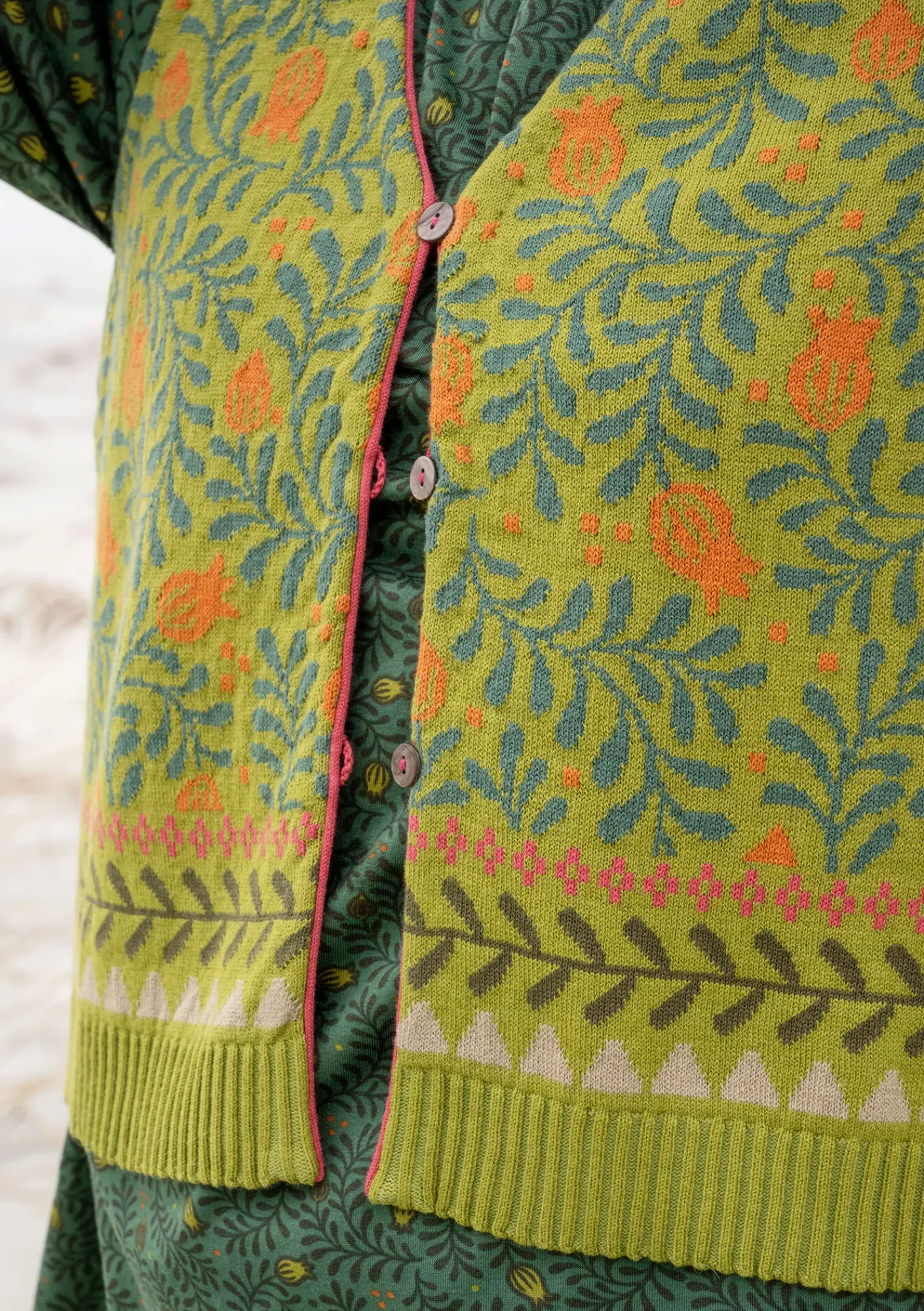 Gudrun Sjödén Westen>Strickweste „Aurora“ aus Bio- und Recycling-Baumwolle/Wolle Avocado