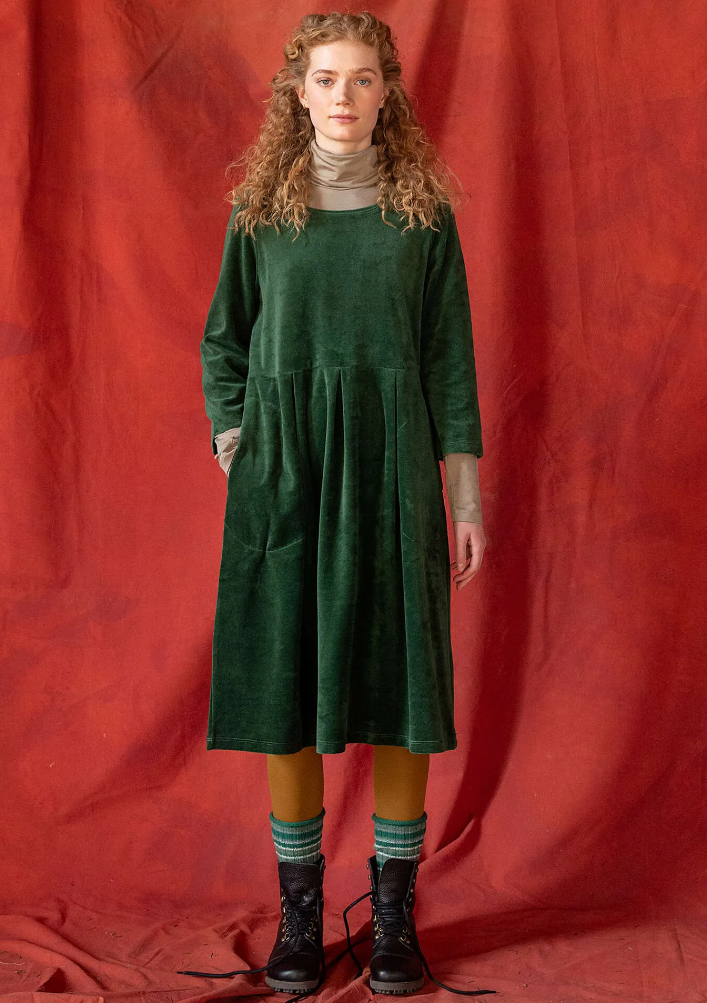 Gudrun Sjödén Kleider>Velourskleid „Fyrverkeri“ aus Bio-Baumwolle/Recycling-Polyester Dunkelgrün