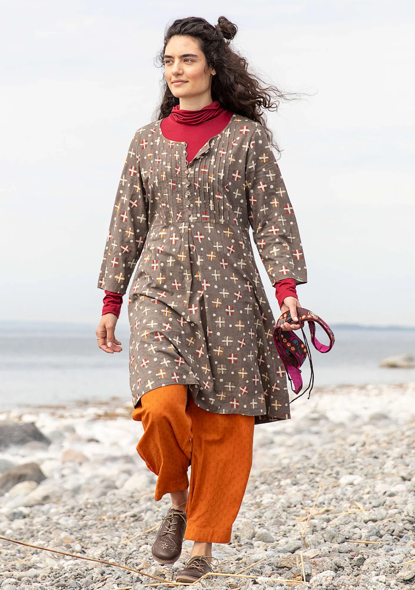 Gudrun Sjödén Kleider>Webkleid „Neela“ aus Bio-Baumwolle Schwarzeskashish