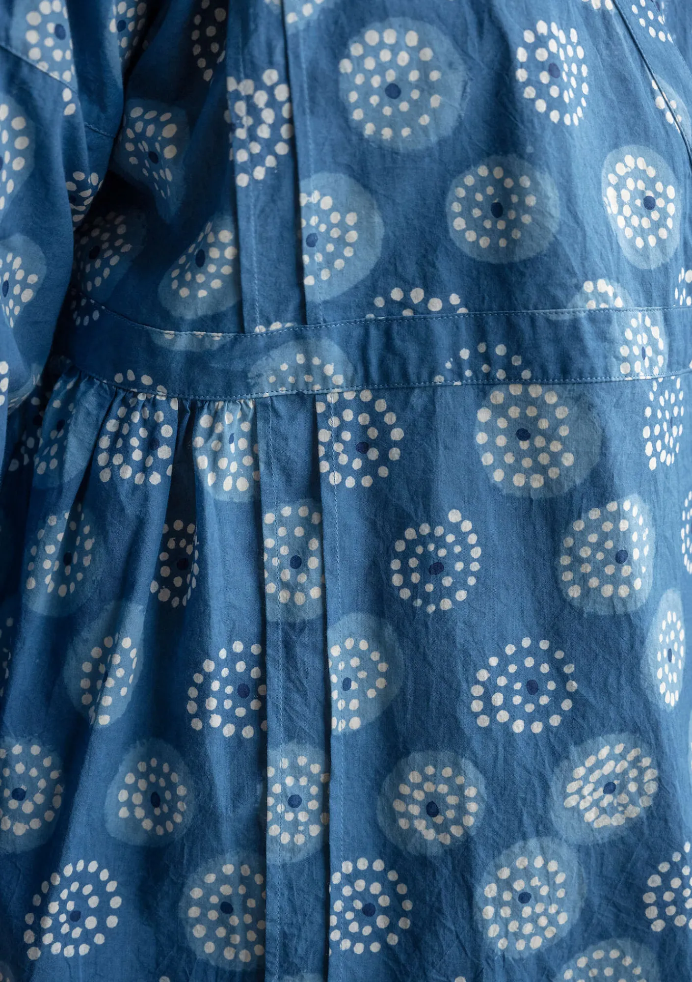 Gudrun Sjödén Blusen>Wickelbluse „Clay“ aus Bio-Baumwolle Indigo