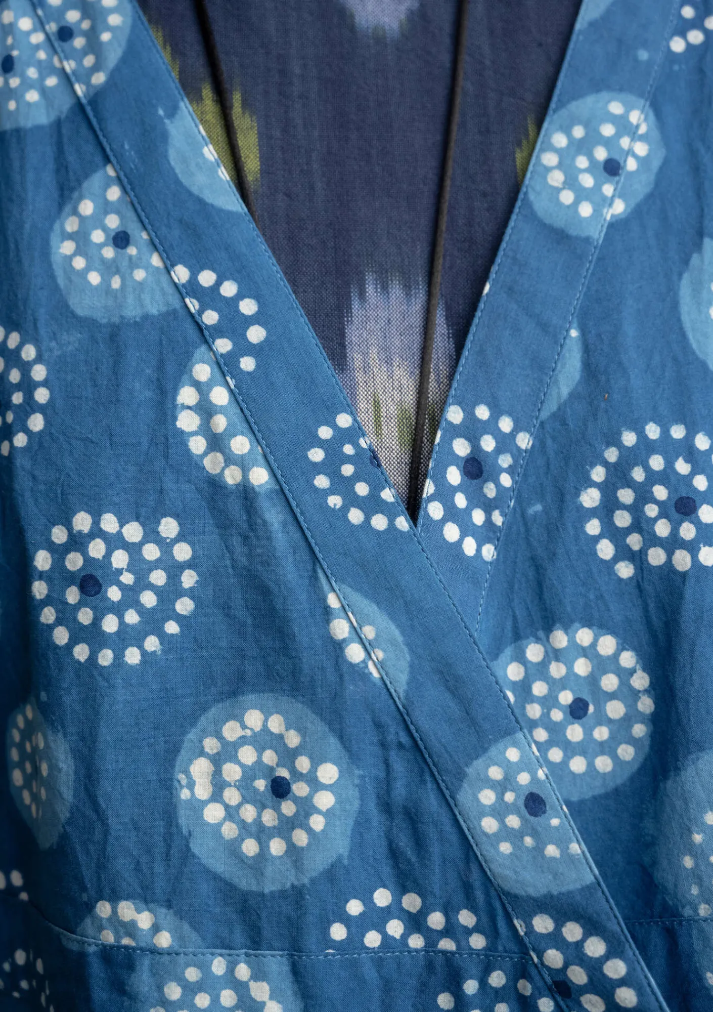 Gudrun Sjödén Blusen>Wickelbluse „Clay“ aus Bio-Baumwolle Indigo